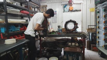 پوستر خدمات فنی مهندسی منیری