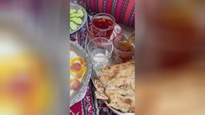 پوستر صبحانه ی عالی با چای درجه ی یک و باکیفیت