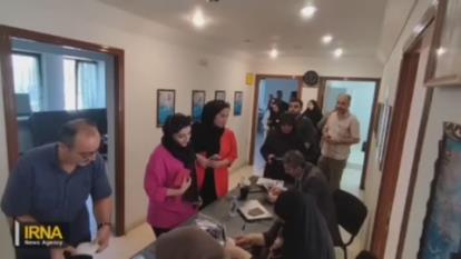 پوستر تصاویری از حضور ایرانیان مقیم روسیه پای صندوق‌ اخذ رای