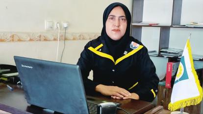 پوستر خانم پورعربی نماینده بیمه پاسارگاد