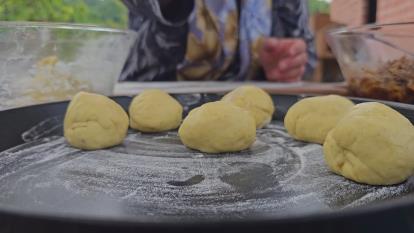 پوستر نان خرمایی به سبک محلی _ زندگی روستایی - آشپزی در طبیعت