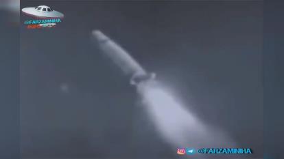 پوستر دلایل سقوط موشک ها این یک موشک شرکت SpaceX است که شی ناشناس...