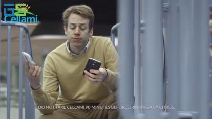 پوستر تمسخر محصولات اپل وسامسونگ
