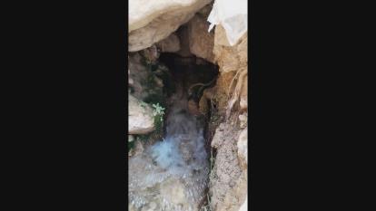 پوستر سر چشمه آب گوارایی در دل کوهستان