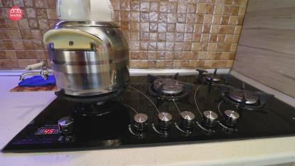 پوستر آپارتمان در ساحل قو انزلی