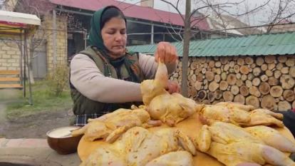 پوستر ویدئو کباب کردن متفاوت و جالب مرغ در تنور توسط خانواده...