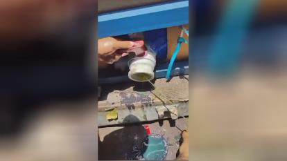 پوستر فروش محصولات نفتی