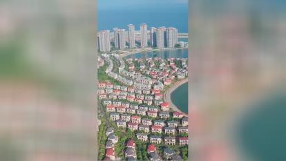 پوستر معماری مسحور جزیره درچین