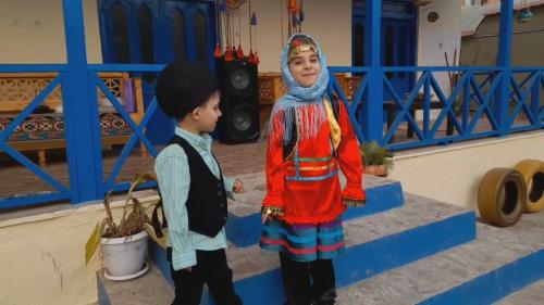 اقامتگاه بومگردی حاج ملک آمل/خواندن شعر در وصف مازندران از زبان کودک مازنی در بومگردی حاج ملک