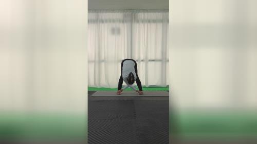 حرکت پیچ-بهترین کلاس یوگا در اصفهان