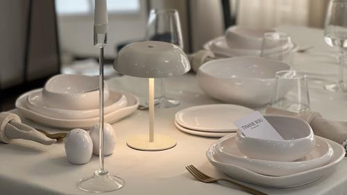 سرویس دفرمه 31 پارچه 6 نفره ناهار خوری